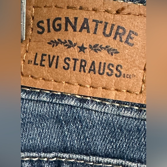 Signature Jeans Levis Strauss Curvy Mid Rise Boot Cut Plus Size 18 Tag 34 x 32 - Picture 8 of 16